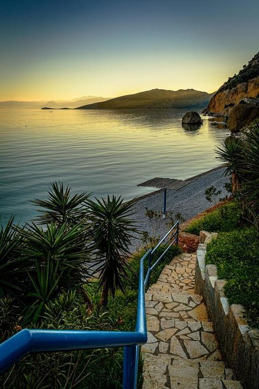 Iridanos Hotel Antikyra Exterior foto